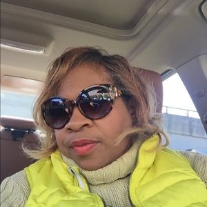 Meet your Posher, Sandra